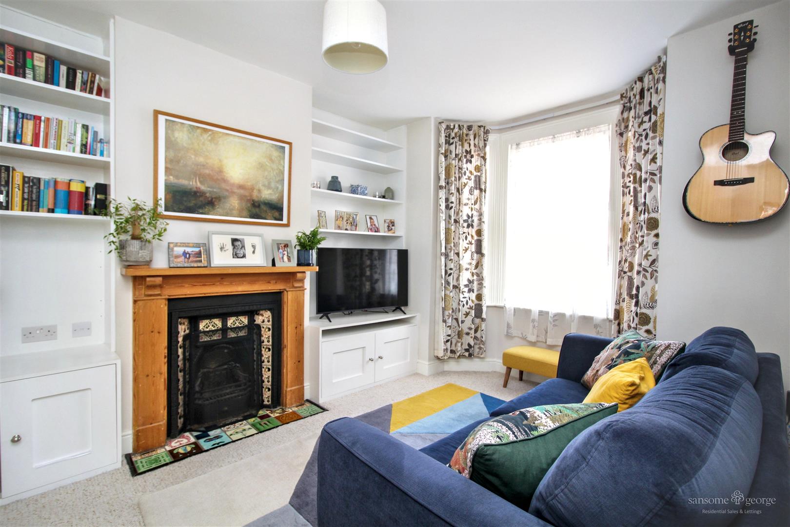 2 bed property in Edinburgh Road, Reading